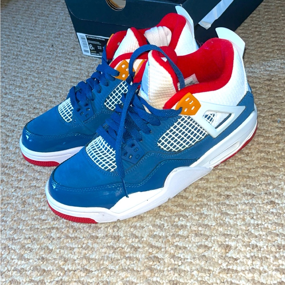 JORDAN 4